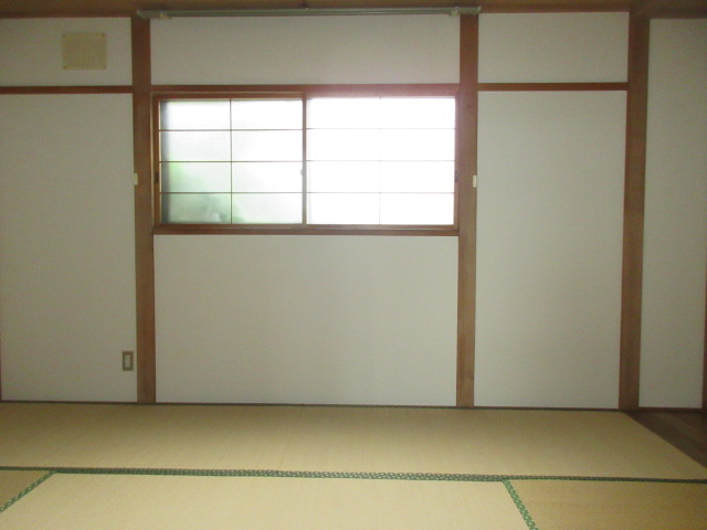 栄マンションの和室
