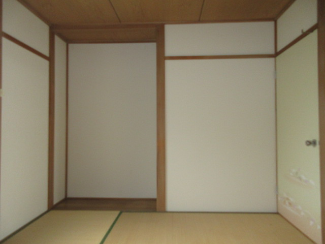 栄マンションの和室