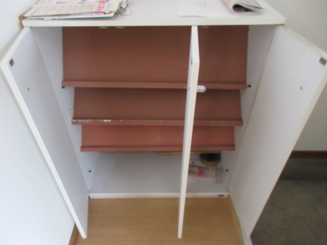 栄マンションの玄関