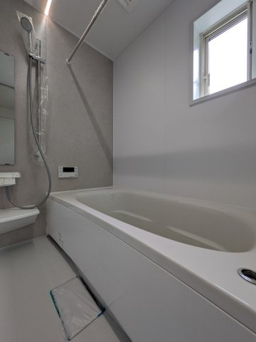 【浴室】 | お子様と一緒にバスタイムを楽しめる広々浴室