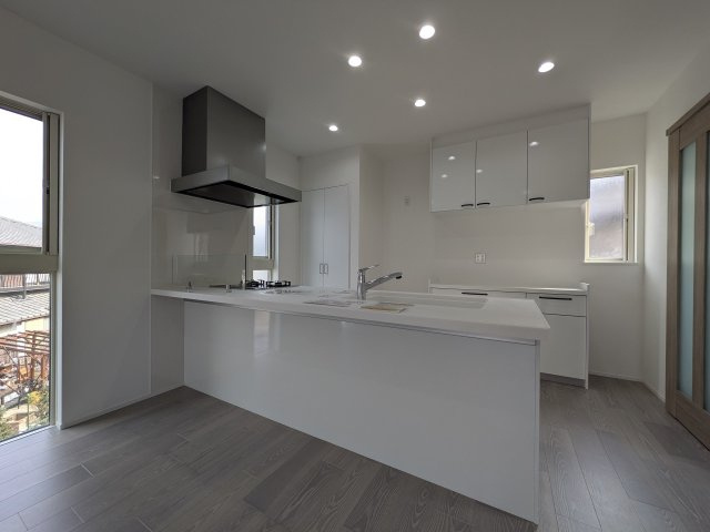 【キッチン】 | 料理をしながらでもご家族との会話を楽しめる対面キッチン