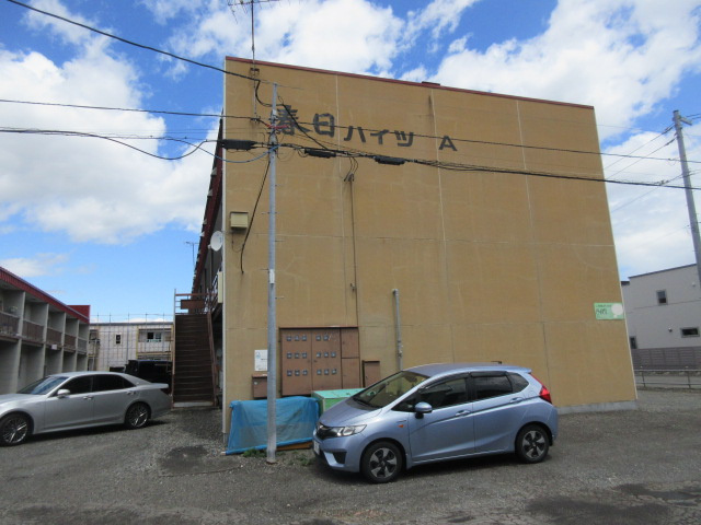 春日ハイツAの駐車場