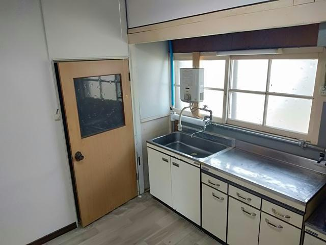 池田旭町貸家のキッチン