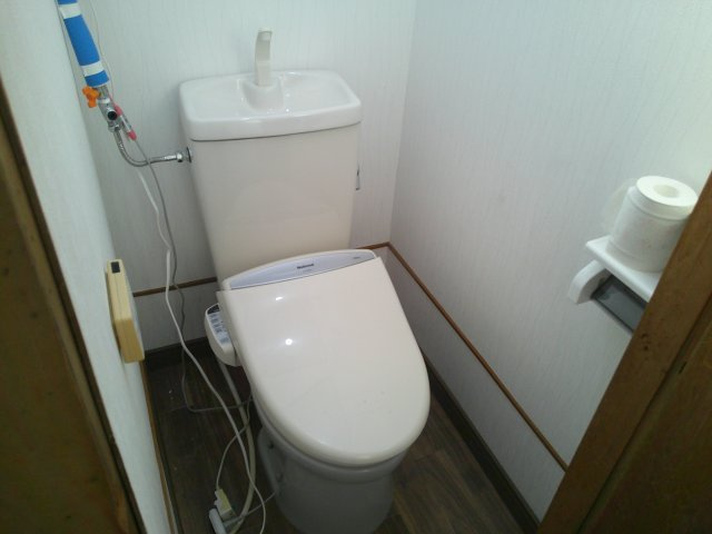 池田旭町貸家のトイレ