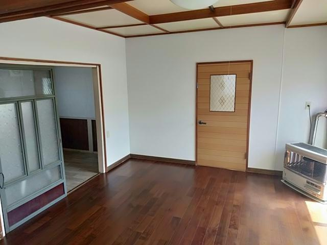 池田旭町貸家の居間・リビング