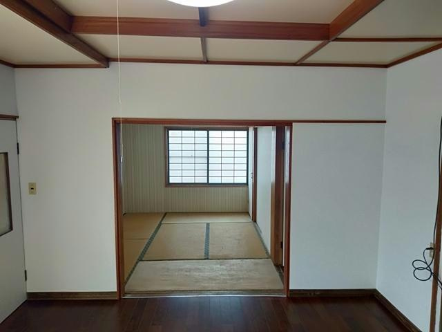 池田旭町貸家の内装