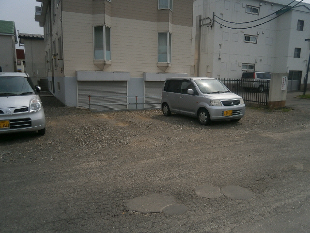ハイツアルピナの駐車場