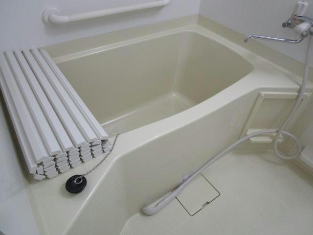 ラミアール弥生通の浴室