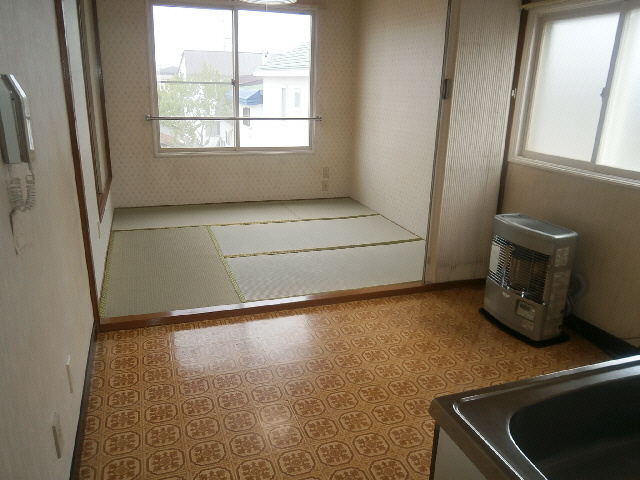 ハイツアルピナの居間・リビング