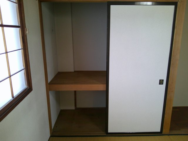 春日ハイツBの収納
