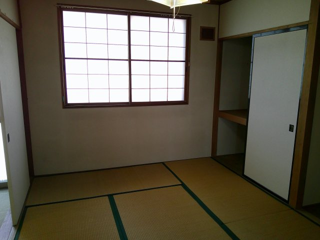 春日ハイツBの和室