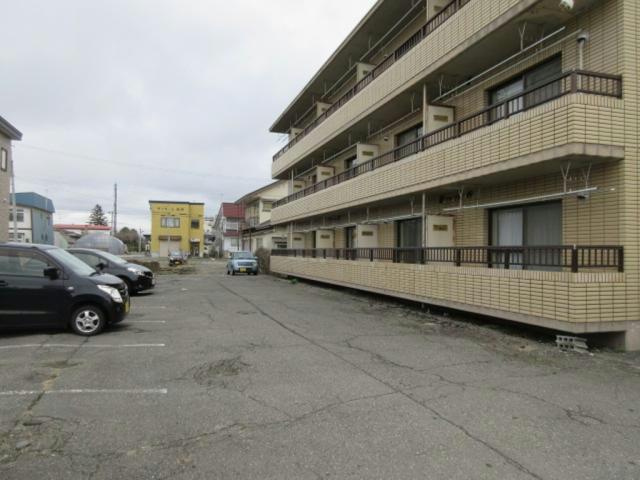 リベラルの駐車場