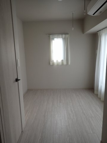 コンポジット千石の洋室