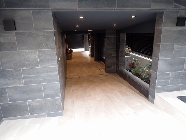 コンポジット千石のエントランス