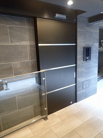 コンポジット千石のエントランス