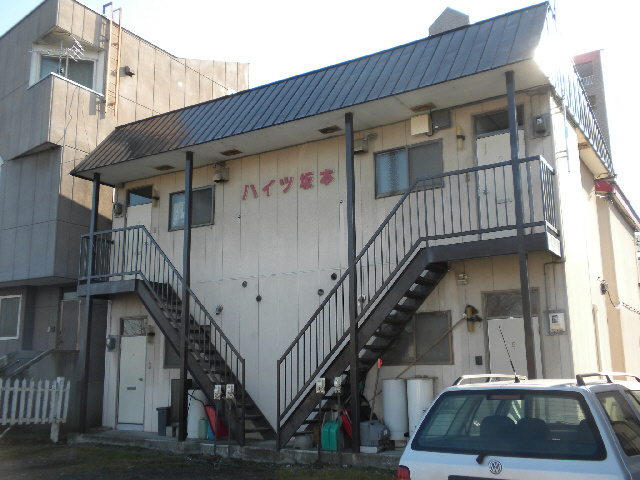 ハイツ坂本の駐車場