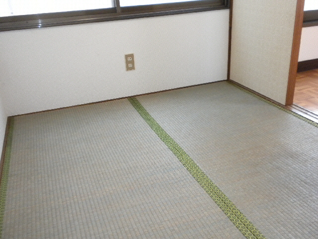 ハイツ坂本の和室