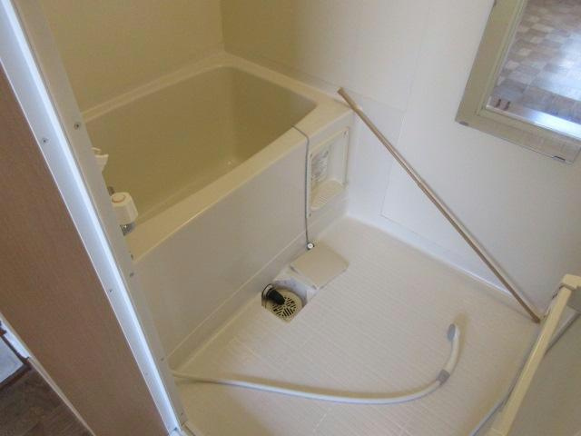 髙山アパートの浴室