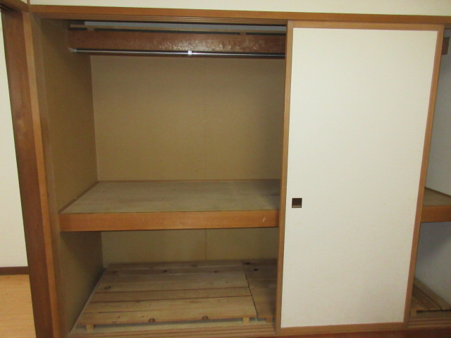 第一東南ハイツの収納