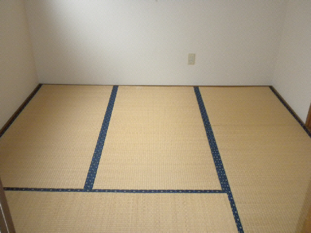 飛田ハイツ　A棟の居間・リビング