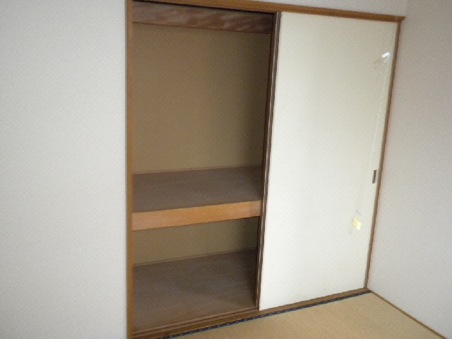 飛田ハイツ　A棟の収納