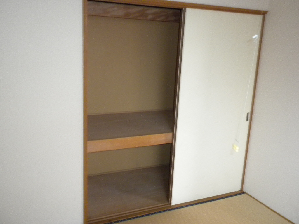 飛田ハイツ　A棟の収納