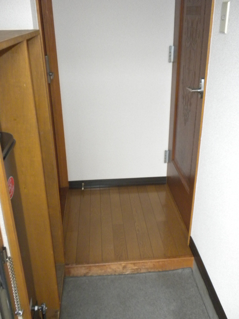 飛田ハイツ　A棟の玄関