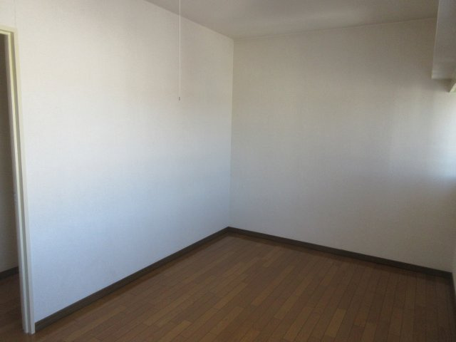 大通南８マンションの洋室