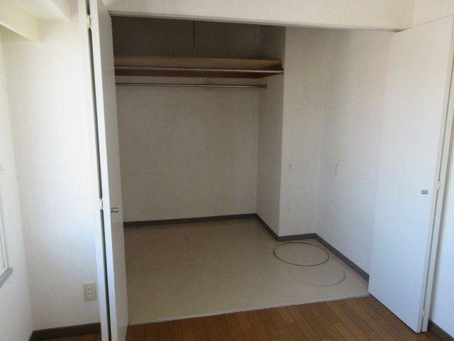 大通南８マンションの収納