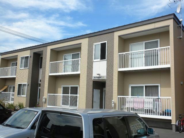 ル・コフレ517（西棟）の駐車場