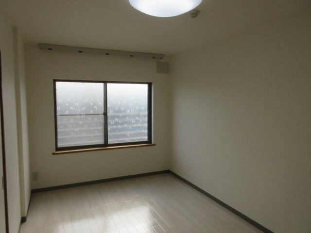 細田マンション第2の洋室