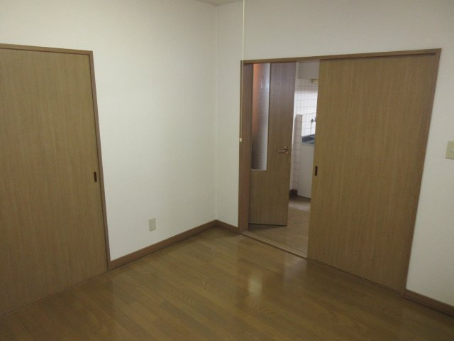 メゾンシャトーの洋室