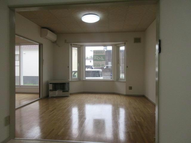 メゾンクレールの居間・リビング