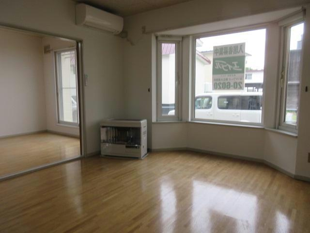 メゾンクレールの居間・リビング