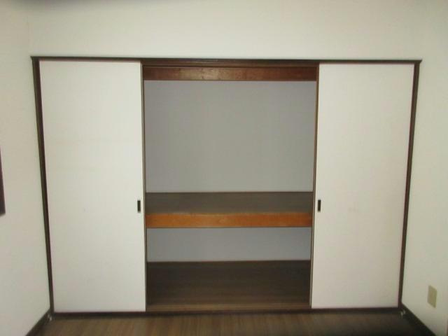 親和ハイツの収納