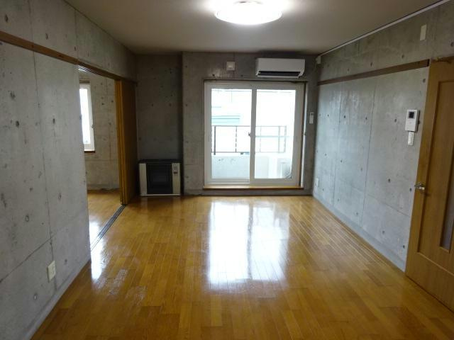 レジデンスマンワⅣの居間・リビング