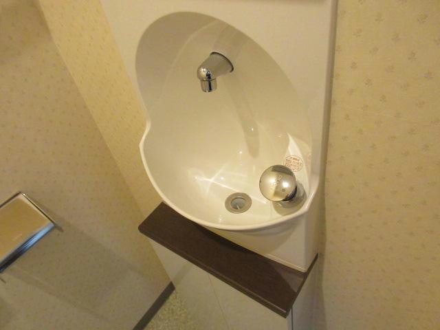 ラミアール弥生通の周辺