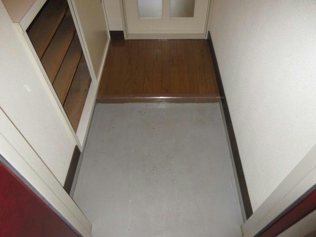 エスワールハイツの玄関