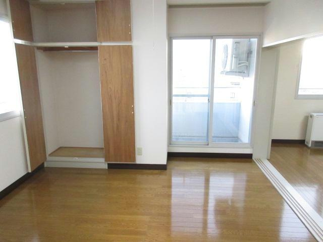 エスワールハイツの居間・リビング