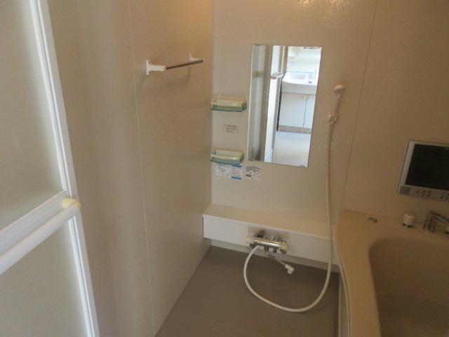 ラ・ポレール陸Bの浴室