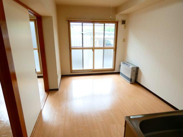 メゾンドール明星の居間・リビング