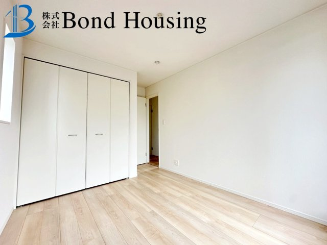 LDK15.7帖・駐車2台可　西区大沢1丁目　全4棟　3号棟の寝室