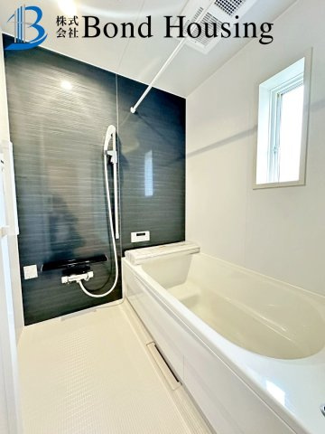 LDK15.7帖・駐車2台可　西区大沢1丁目　全4棟　3号棟の浴室