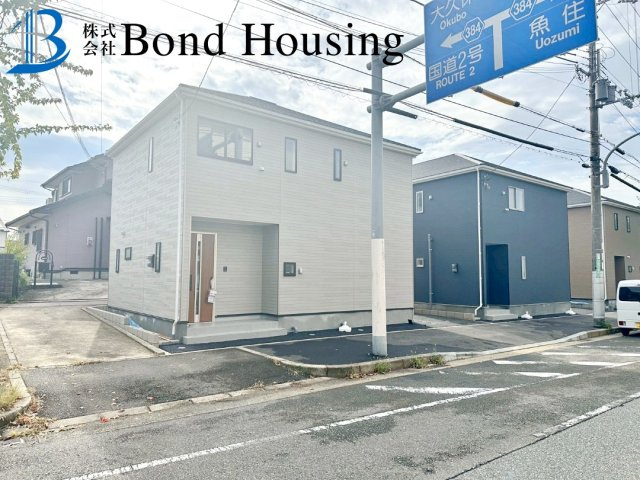 駐車スペース2台可・人気の間取り　西区大沢1丁目　全4棟　1号棟の前面道路含む現地写真