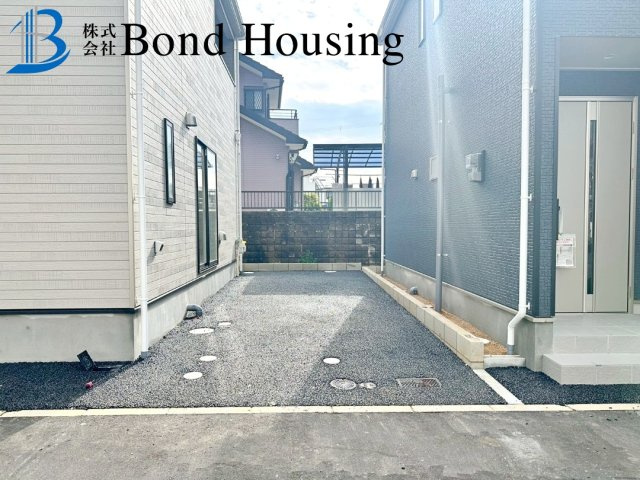 駐車スペース2台可・人気の間取り　西区大沢1丁目　全4棟　1号棟の駐車場