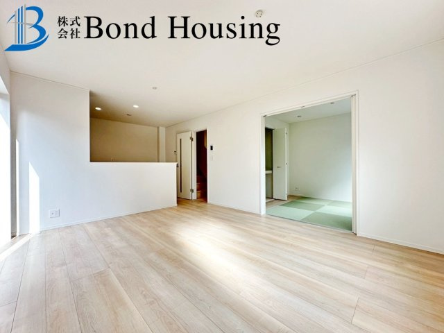 駐車スペース2台可・人気の間取り　西区大沢1丁目　全4棟　1号棟の居間・リビング