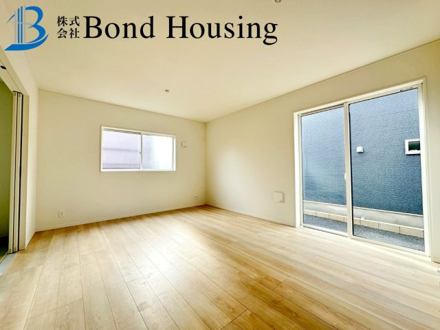 駐車スペース2台可・人気の間取り　西区大沢1丁目　全4棟　1号棟の居間・リビング