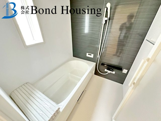 駐車スペース2台可・人気の間取り　西区大沢1丁目　全4棟　1号棟の浴室