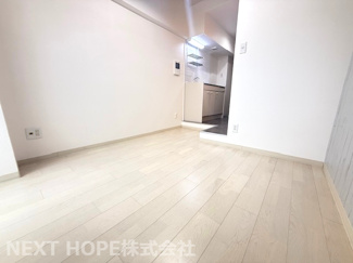 【居間・リビング】 | カサベラ岡本 | ワンルームです♪室内は令和5年1月フルリフォーム歴があり、たいへん綺麗です！！ぜひ現地をご覧ください！！