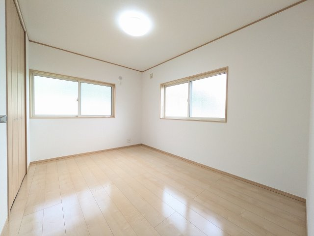 八王子市　下柚木　中古戸建ての子供部屋|～2階北側6.0帖の洋室　2面採光で明るく風通しの良いお部屋です～